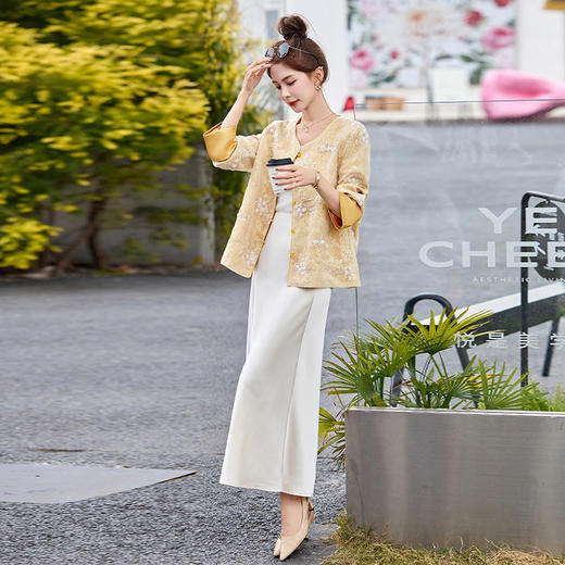 HR CPYY8126国风小香风珍珠刺绣钉珠外套 商品图3