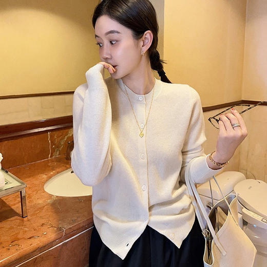 热卖！经典百搭！伊泺杉 针织羊毛开衫 时尚气质 保暖百搭 8色可选 商品图7