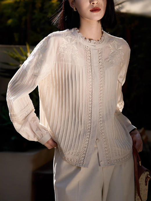 时光小溪法式刺绣衬衫重工木耳领泡泡袖上衣 商品图6