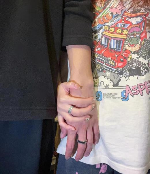 古驰 925银 互扣式珐琅戒指，于文文同款 情侣款对戒（ZS*XTY） 商品图2