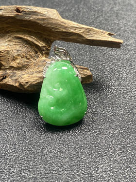 【FC0124】18K镶嵌翡翠冰种阳绿如意吊坠  有种有色 款式精美 吉祥如意