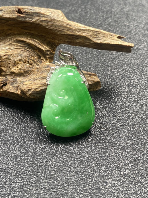 【FC0124】18K镶嵌翡翠冰种阳绿如意吊坠  有种有色 款式精美 吉祥如意 商品图0