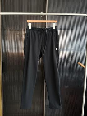 点此购买 迪桑特RUNNING女士梭织防晒速干直筒运动裤 bk 328635