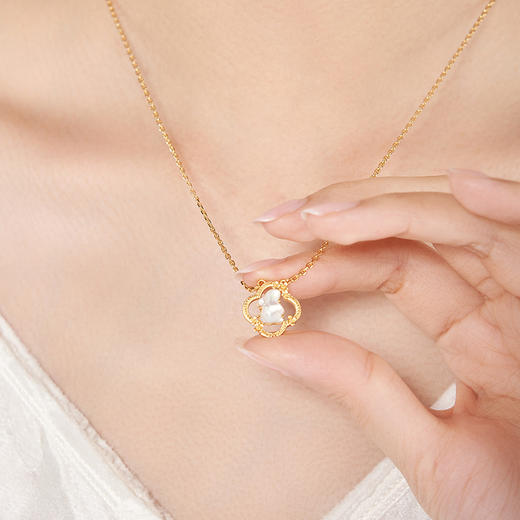 大英博物馆东方梦境系列星梦贝兔项链 商品图1