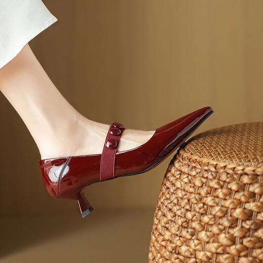 【预售5天】酒红色小跟尖头漆皮玛丽珍浅口舒适不累脚秋冬新款法式通勤两穿鞋DB&M6535 商品图0