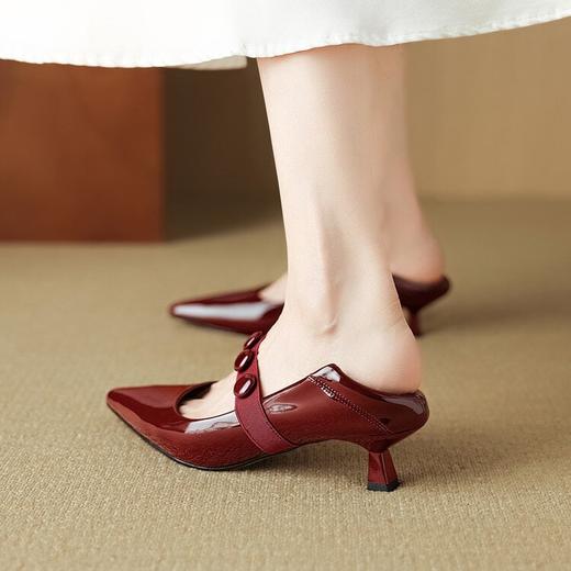 【预售5天】酒红色小跟尖头漆皮玛丽珍浅口舒适不累脚秋冬新款法式通勤两穿鞋DB&M6535 商品图5