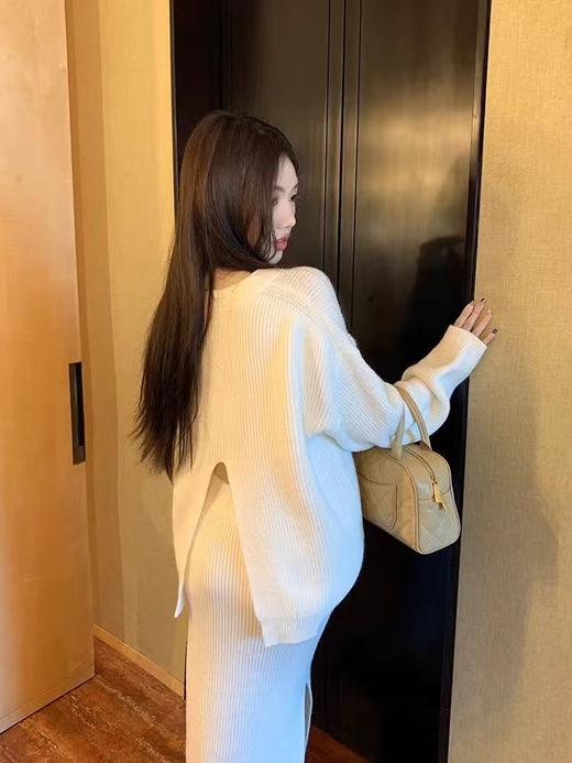 【孤品捡漏】套装（样衣）G93米白后开叉毛衣两件套-喜出 商品图2