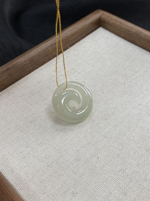 【于田产和田玉帝王青时来运转】25#，6克出证书，发货1~5天，48小时鉴赏期 商品图0