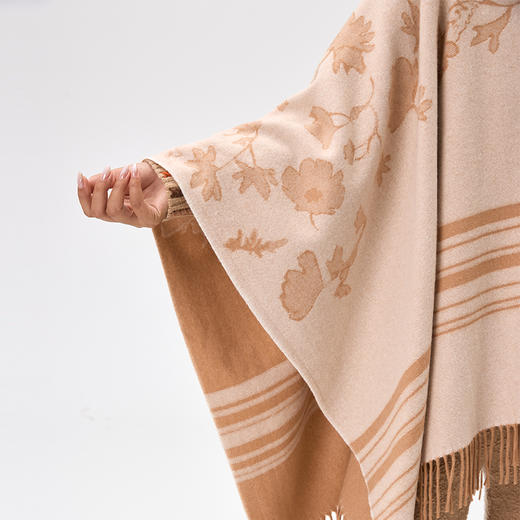 羊绒双面提花U型斗篷  SJF97W363N 商品图7