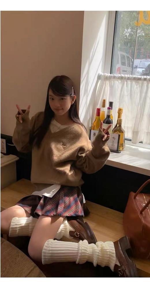 【孤品捡漏】（样衣）G71 卡其v领字母刺绣针织毛衫-喜出 商品图3