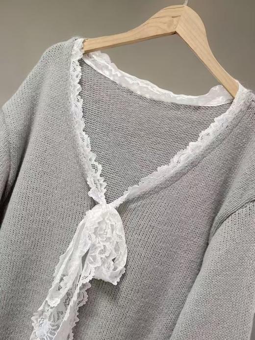 【孤品捡漏】（样衣）G77蕾丝灰色大v领中长毛衣-喜出 商品图0