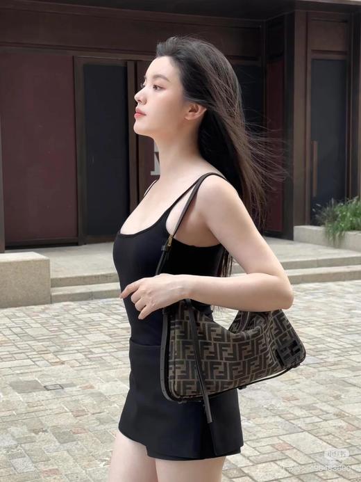 芬迪 最新的秀款老花迷你号simply腋下包（LZ） 商品图3