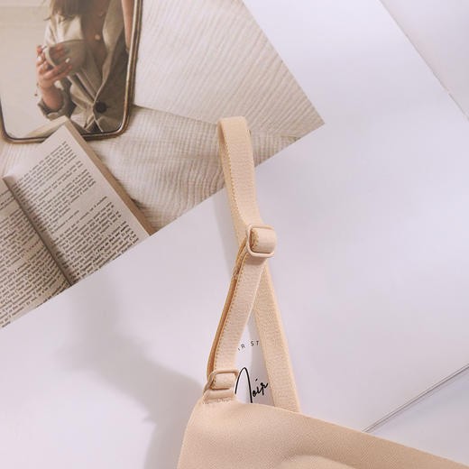 法式小V抹领文胸 美背蕾丝拼接 无痕贴肤 舒适透气 立体裁剪 柔感支撑 可调节背扣 商品图7