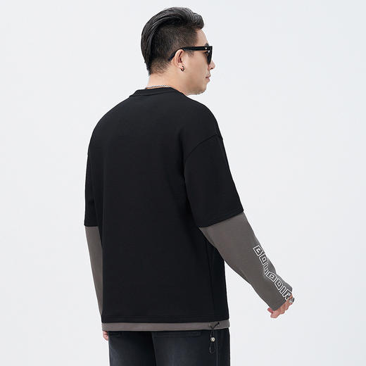 【DMH】大依优型大码男装潮流卫衣假两件袖子拼接圆领长袖T恤秋季日系简约个性印花假两件宽松男 商品图3