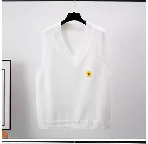 【孤品捡漏】G63刺绣太阳花白色马甲-喜出 商品图0