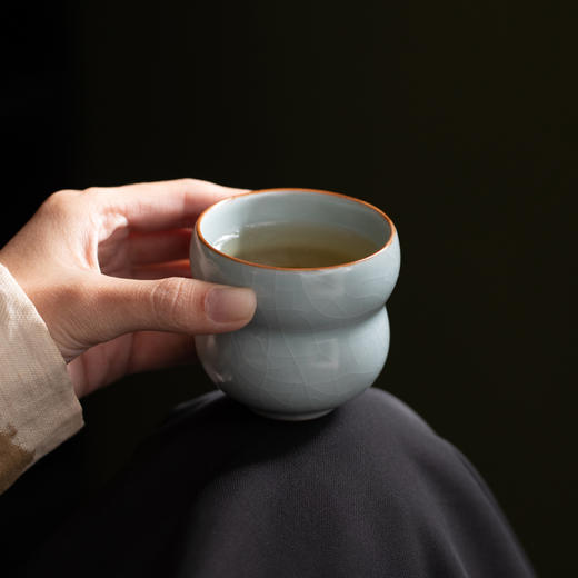 热卖！上新了故宫·汝窑五福杯 ，喝茶=接五帝福运！五种中国古典之美（5杯）红金礼盒装 赠手提礼袋 商品图11