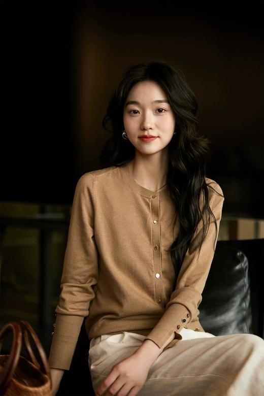 新款多色金属扣点缀羊毛天丝针织开衫 商品图6