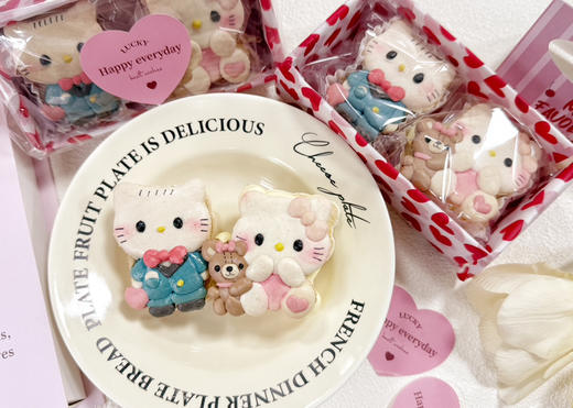 「七夕特别款」Kitty 情侣马卡龙 下单送宝宝蛋糕 完成订单后返利30元在小程序账户 商品图1