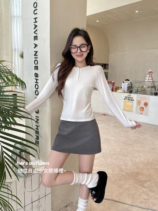 【YW】无忧购韩系ins休闲纽扣百搭修身长袖打底衫8828(截单后3-5天发货) 商品图1