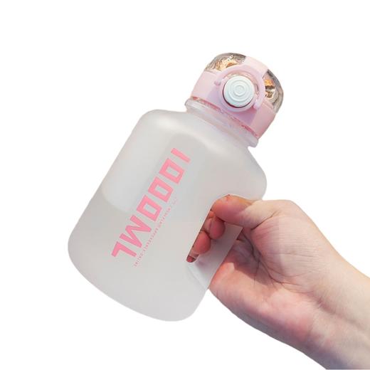 【巨能装❗️1000ML运动水杯】开启夏日运动局，活力补水，随时畅饮，新潮运动随手杯，学生便携耐高温带吸管户外提手运动水壶L 商品图4