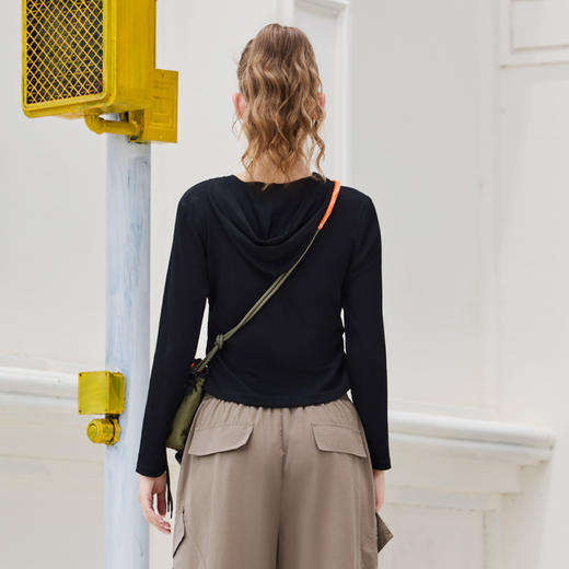 半身缘女装 秋季舒适针织字母印花修身连帽T恤253113P011TY023 商品图4