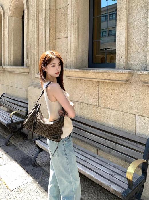 芬迪 最新的秀款老花迷你号simply腋下包（LZ） 商品图8