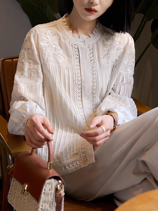 时光小溪法式刺绣衬衫重工木耳领泡泡袖上衣 商品图4