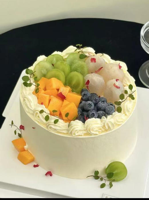 6寸定制蛋糕（茉莉蜜瓜口味，装饰为杏子、青提、无花果） 商品图0