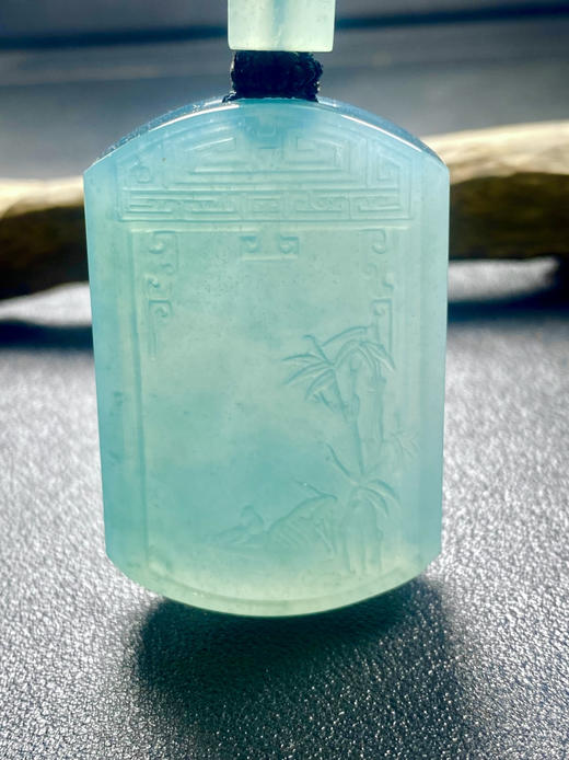【FC0130】翡翠蓝水梅竹牌挂件  庄厚大气  色泽清雅 玉质温润细腻 雕工精美  君子牌 商品图0