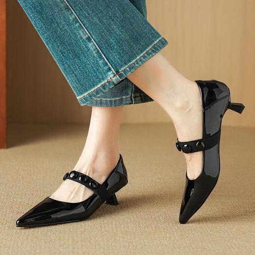 【预售5天】酒红色小跟尖头漆皮玛丽珍浅口舒适不累脚秋冬新款法式通勤两穿鞋DB&M6535 商品图4