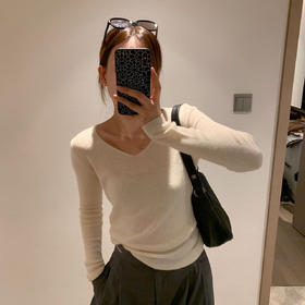 伊泺杉 羊毛针织打底衫 软糯亲肤 垂坠有骨感 圆领/V领 6色可选