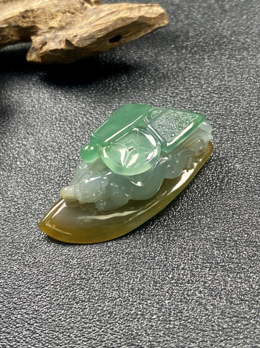 【FC0132】翡翠三彩貔貅牌挂件 特色三彩 温润光泽 雕工精美  招财纳福 商品图2