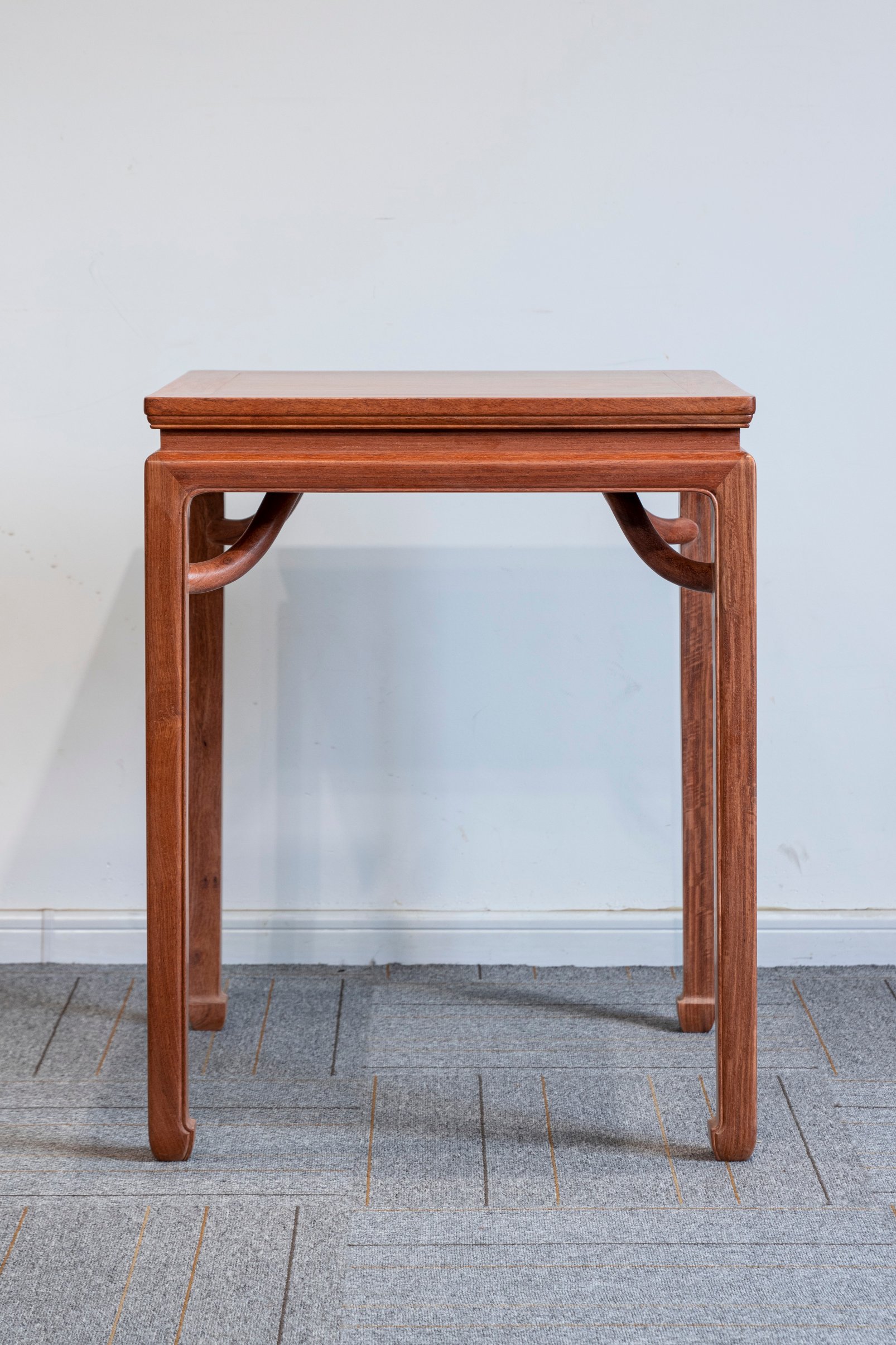 红桥红  家具严选  缅甸花梨(大果紫檀）  【60 马蹄腿霸王枨 小方桌 】