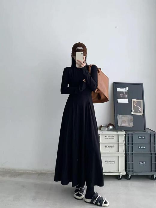 【孤品捡漏】（面料超舒服）G144黑色94.9%粘纤莫代尔大裙摆半高领连衣裙-喜出 商品图1