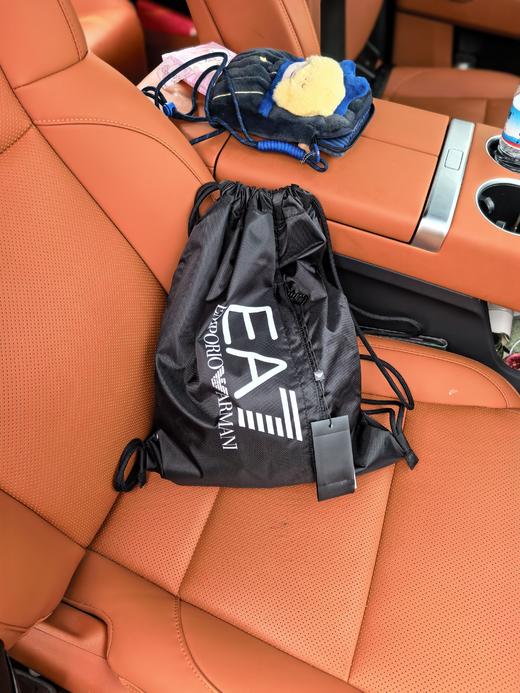 只有几十个，正品保真，订单！报关单 采购链路资料齐全 ！  正品阿玛尼双肩运动抽绳背包双肩包  玛尼抽绳背包 商品图2