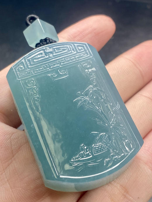 【FC0130】翡翠蓝水梅竹牌挂件  庄厚大气  色泽清雅 玉质温润细腻 雕工精美  君子牌 商品图2