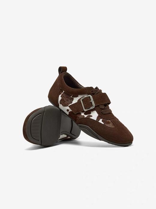 【云粉节】 【拔佳】BF楼Bata休闲鞋女2026春款牛剖皮奶牛纹德训运动鞋AAU20AM6   吊牌价999 活动价699 商品图2