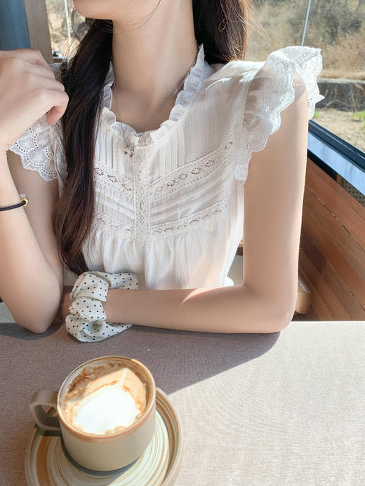 <曾小咸推荐>现货秒杀！微信超特价！花边小飞袖背心 日常139.99 立减70 秒杀69.99！花边拼接半裙秒杀119.99！！ 商品图6