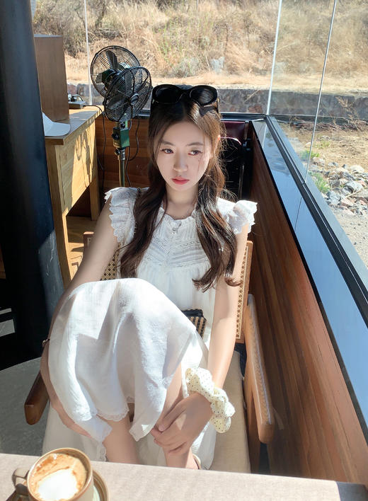 <曾小咸推荐>现货秒杀！微信超特价！花边小飞袖背心 日常139.99 立减70 秒杀69.99！花边拼接半裙秒杀119.99！！ 商品图11