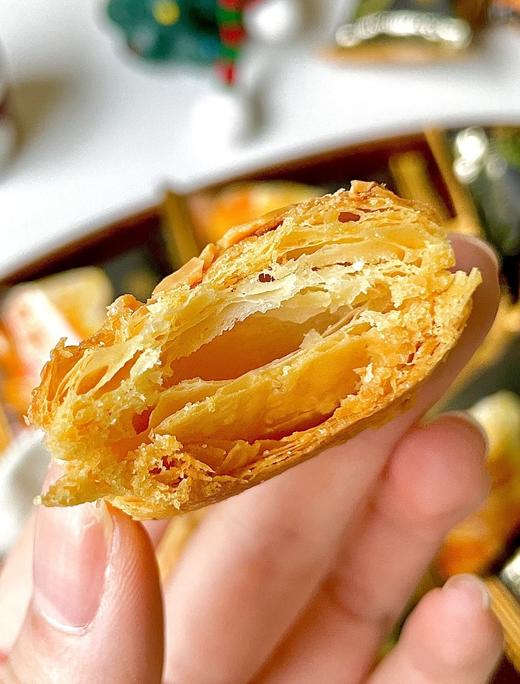 29.9/4袋💥简直酥到犯规「甜原柿吉 扁桃仁千层酥」黄油与坚果的香气交织🥺 每一口都像在轻咬一朵酥云☁️层层酥皮间藏着温柔的奶香🥛 看得见的层层酥皮 配料表干净！！ 商品图11