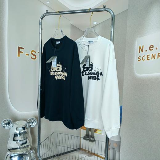 巴黎世家新款经典涂鸦字母印花圆领卫衣 商品图1