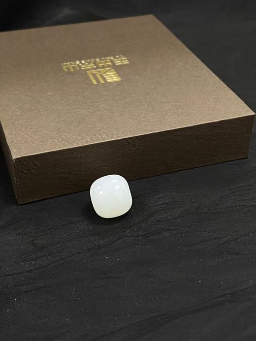 【于田产和田玉95料羊脂白大龙珠】13*14，4克出证书，发货1~5天，48小时鉴赏期 商品图2