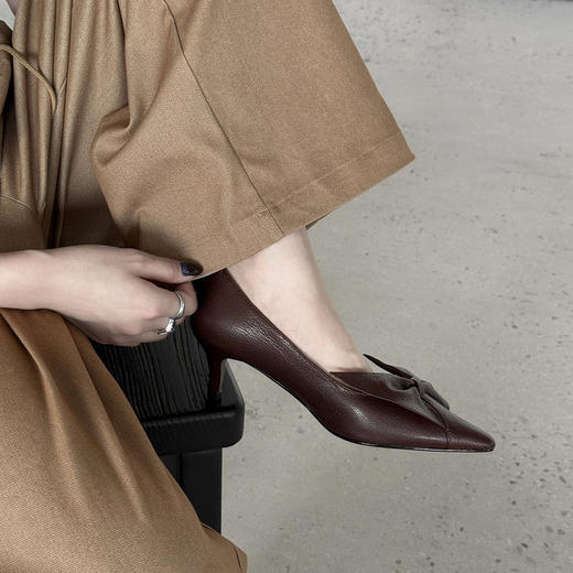 【预售5天】羊皮版意大利通勤真皮尖头5cm细高跟蝴蝶结浅口单鞋女鞋QQJ&JZ-1963 商品图2