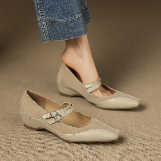 【预售5天】韩版时尚方头玛丽珍鞋方头拼接一字带浅口单鞋粗低跟舒适小皮鞋女KYD&KK11496 商品图0
