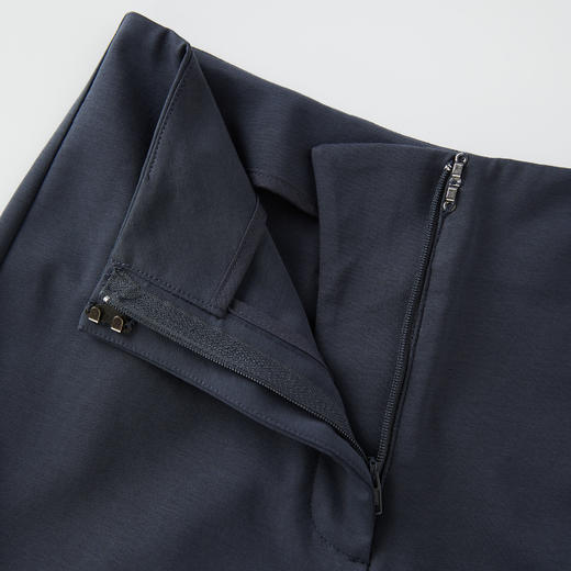 ROMI STUDIO“都市休闲”棉质微弹垂坠感低腰喇叭休闲裤 RWCSX42207 商品图3