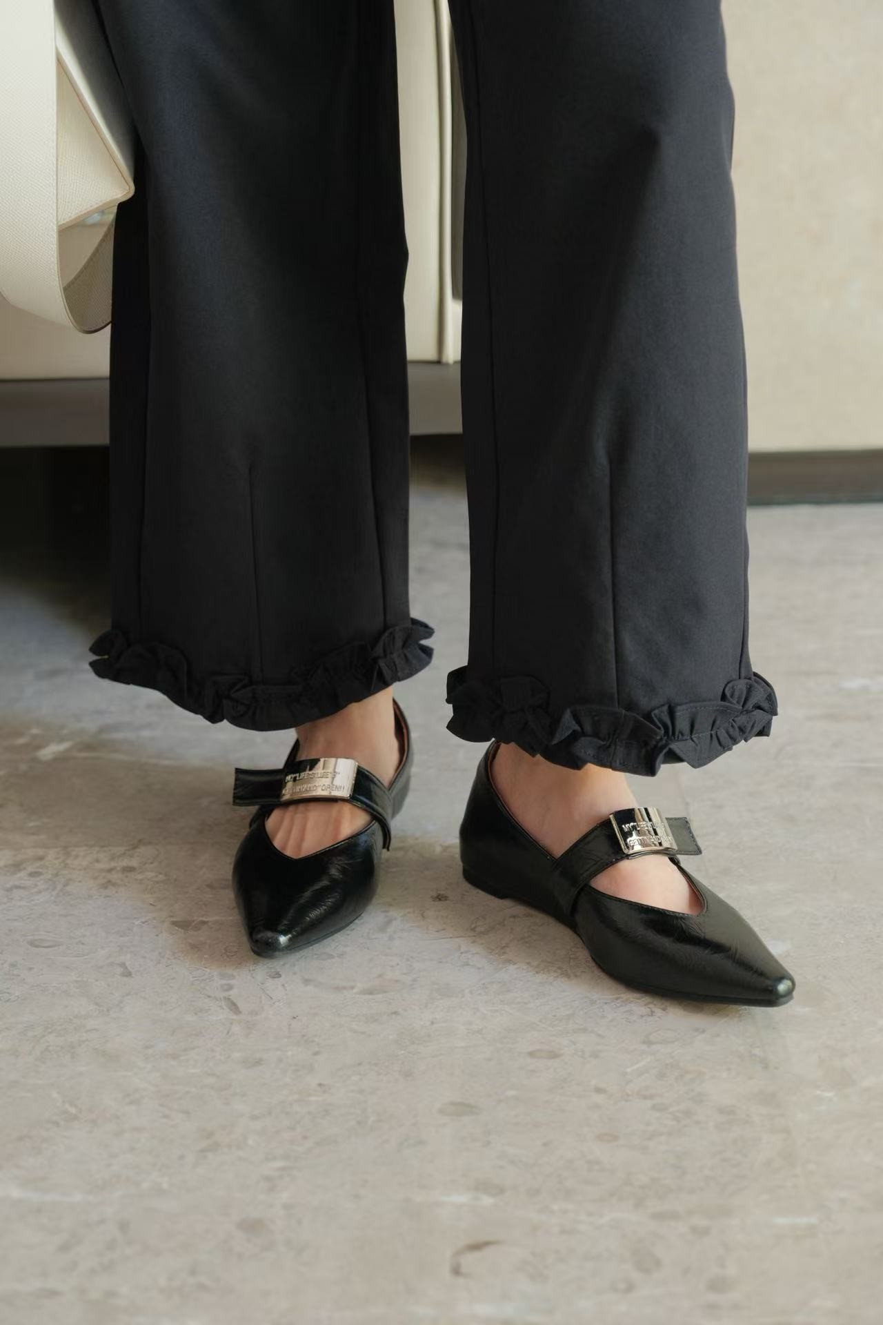 时髦尖子|法式真皮内增高金属扣单鞋