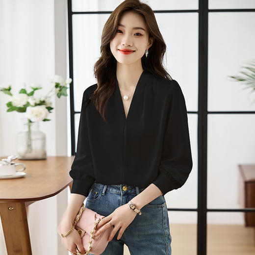 【预售3天】PY-高级感简约衬衫女春季气质V领轻熟风通勤醋酸缎面雪纺衫上衣&5732 商品图4