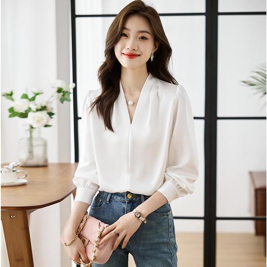 【预售3天】PY-高级感简约衬衫女春季气质V领轻熟风通勤醋酸缎面雪纺衫上衣&5732 商品图0