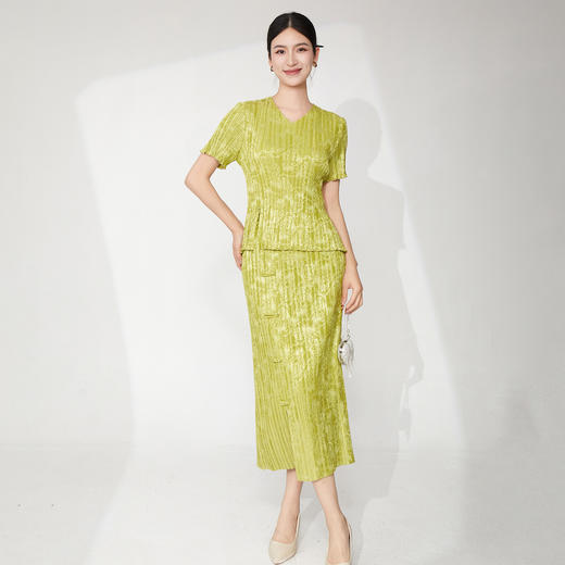 「自」全新升级【铂金会员339/天猫459/差价120】(11315)洛诗琳气质新中式复古盘扣T恤褶皱开叉包臀半身裙两件套女 商品图4