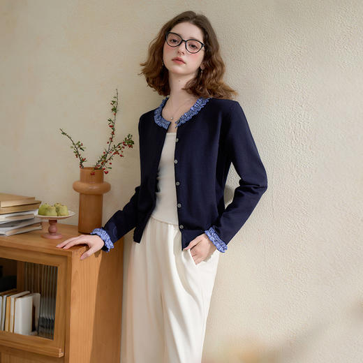 西遇减龄格纹木耳边假两件针织衫女2025秋季设计感长袖开衫上衣V3151232 商品图2